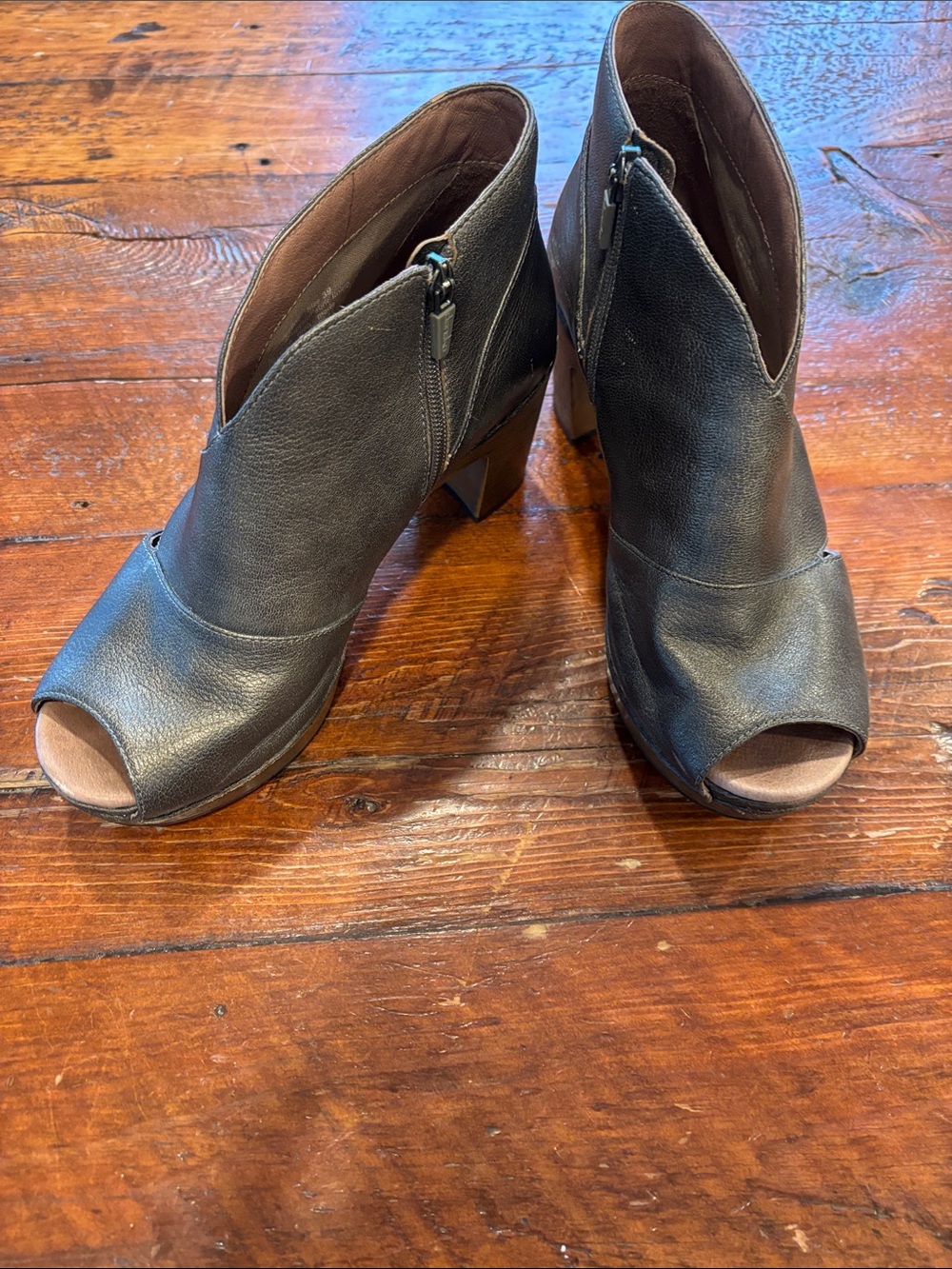 Dansko Delphina Metallic Bronze Peep Toe Ankle Bootie size 39